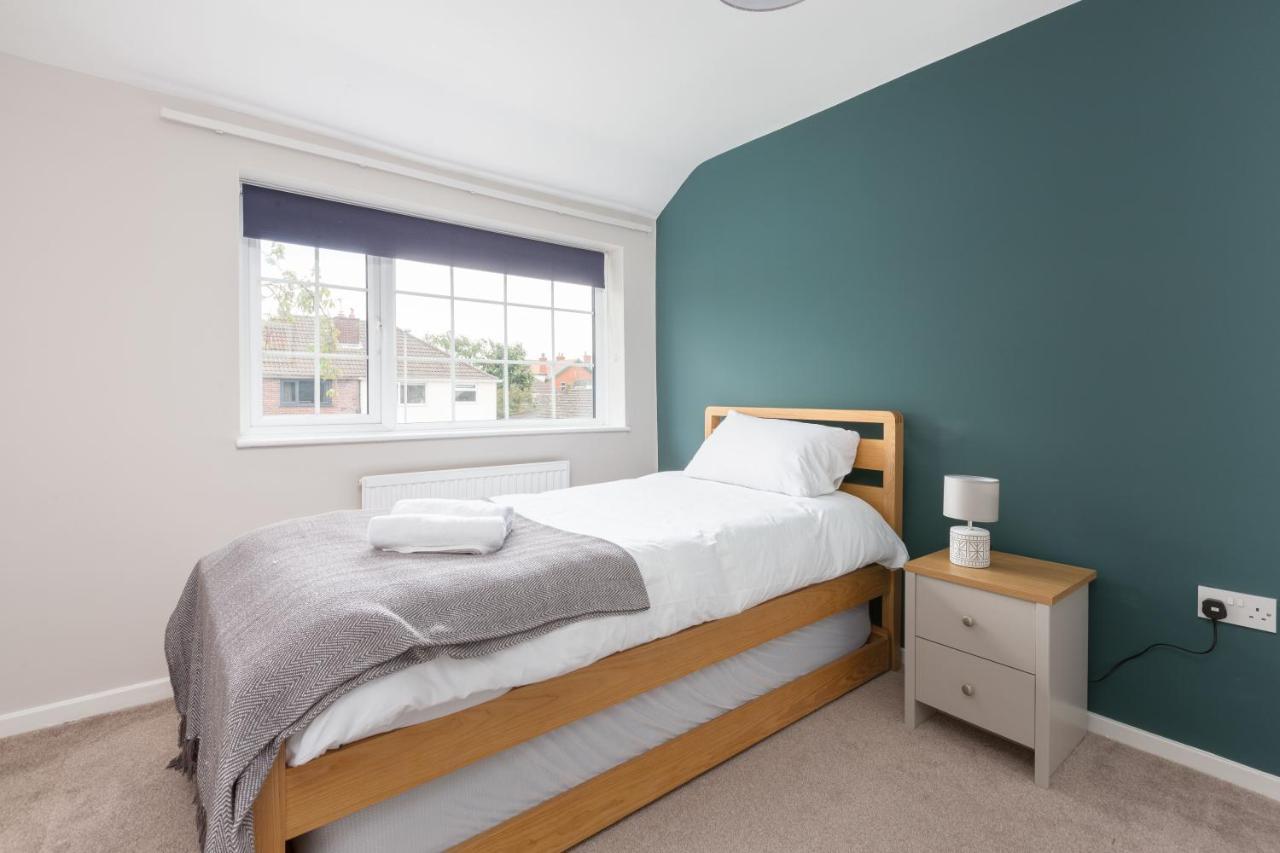 Charles Alexander Short Stay - Moorway House Poulton-le-Fylde Bagian luar foto