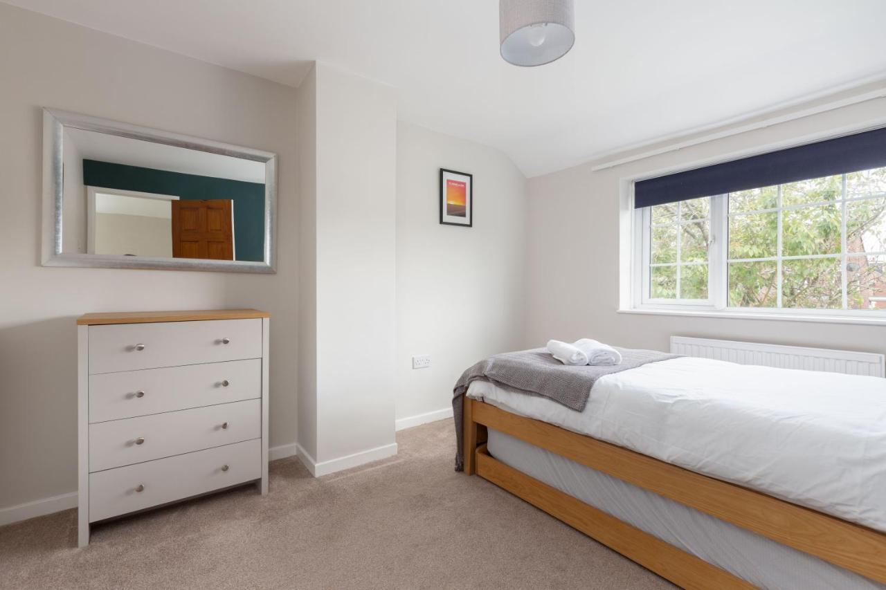 Charles Alexander Short Stay - Moorway House Poulton-le-Fylde Bagian luar foto